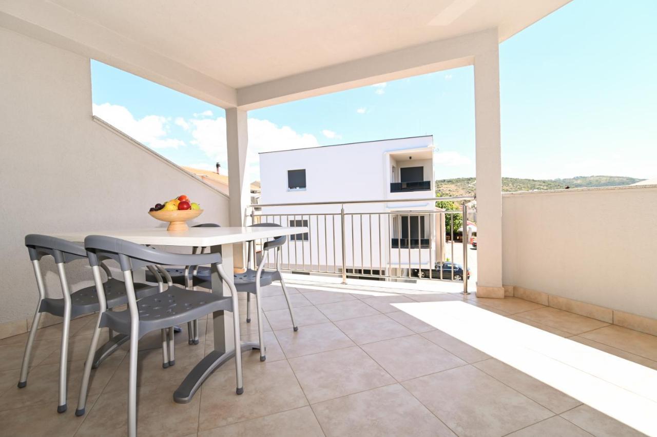 Apartmani Adria Trogir Exterior photo