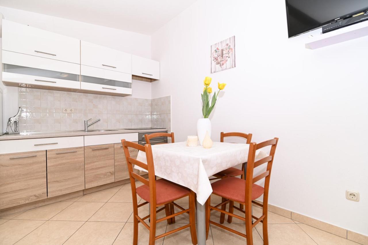 Apartmani Adria Trogir Exterior photo