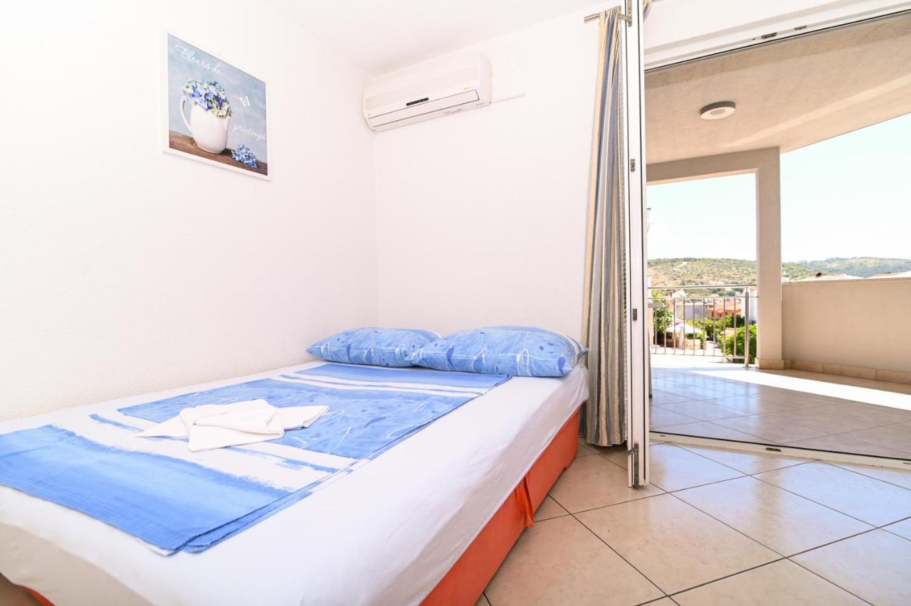 Apartmani Adria Trogir Exterior photo