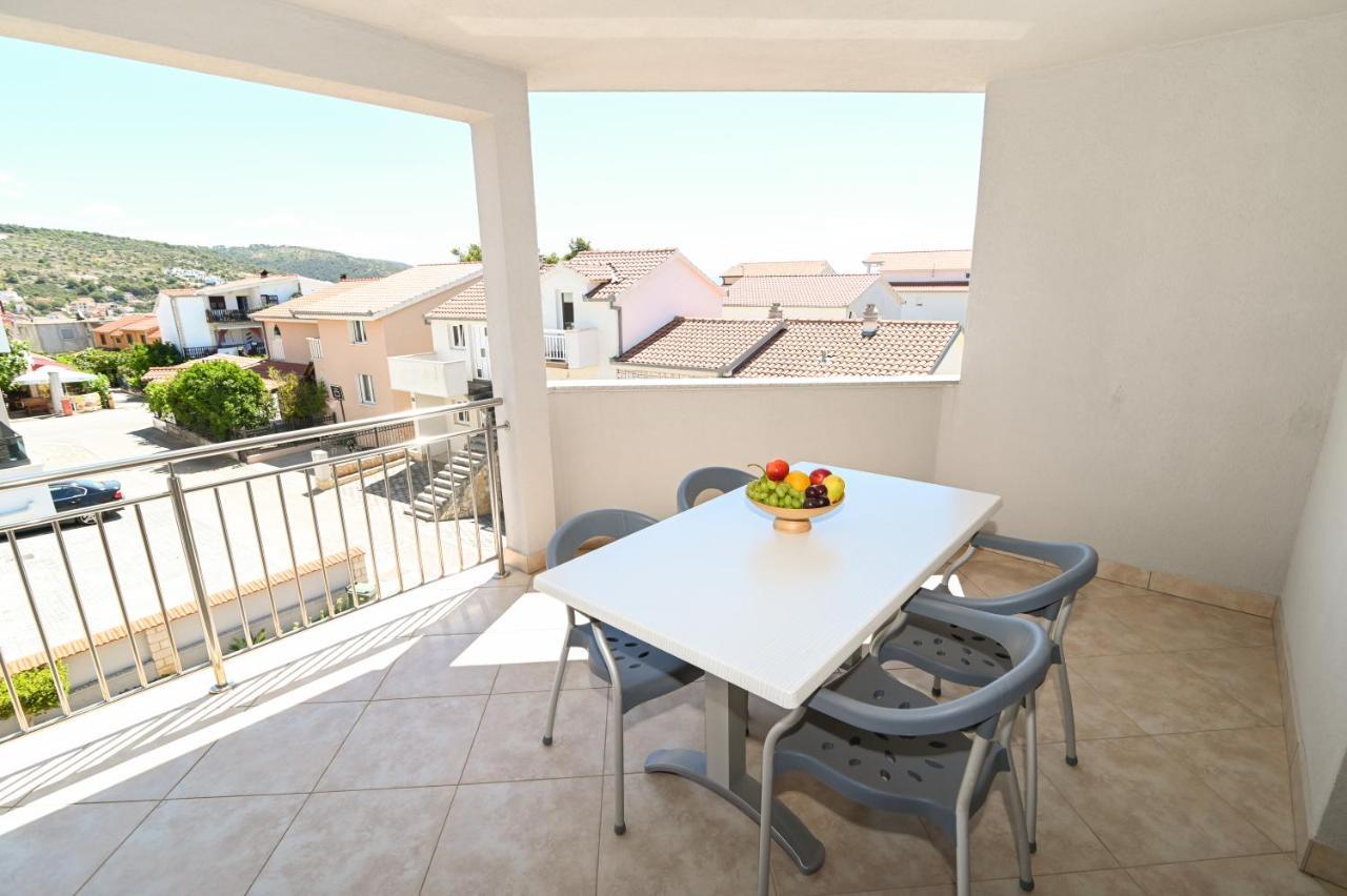 Apartmani Adria Trogir Exterior photo